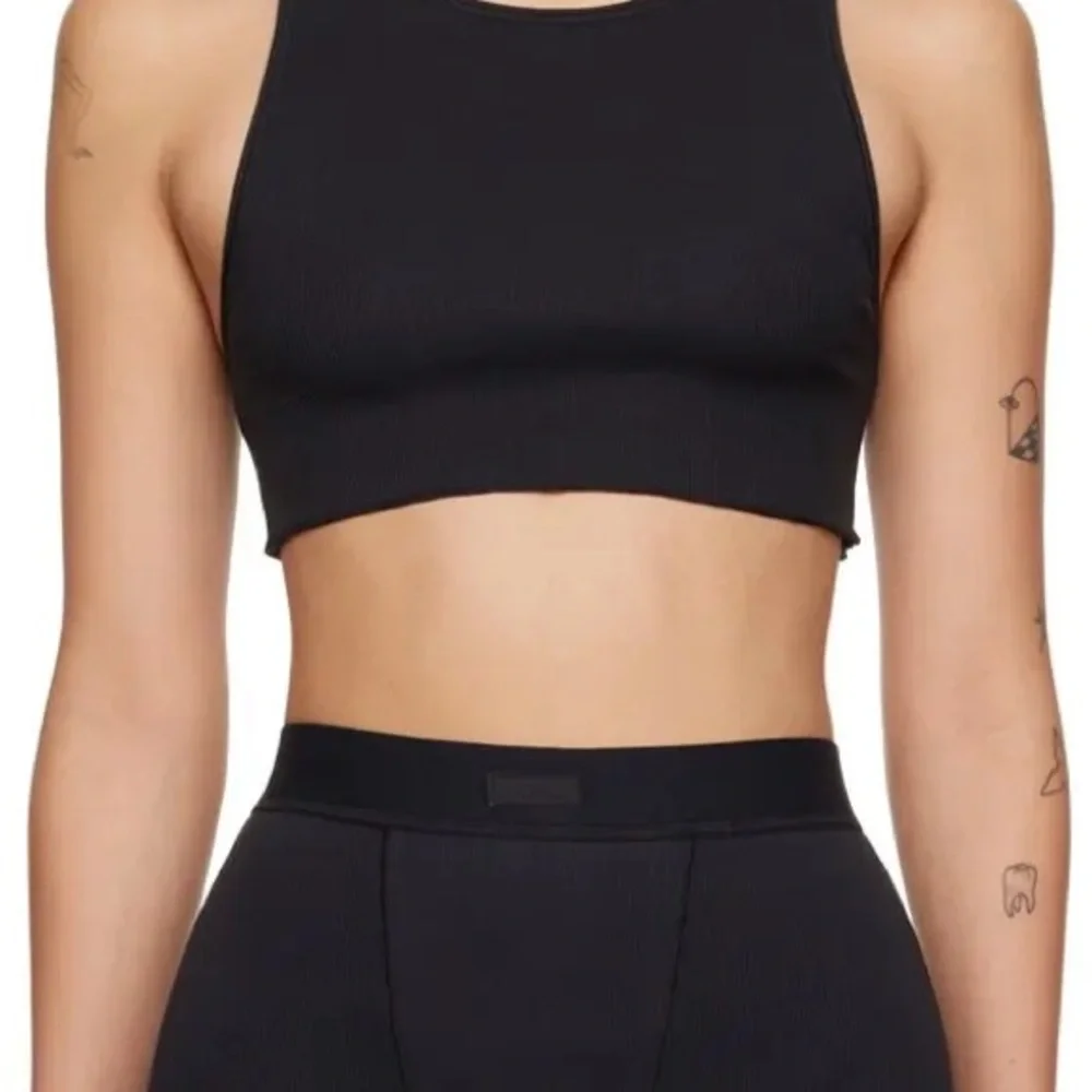 SKIMS cotton rib super crop tank top (small) and boxer (medium) - Picture 4 of 8